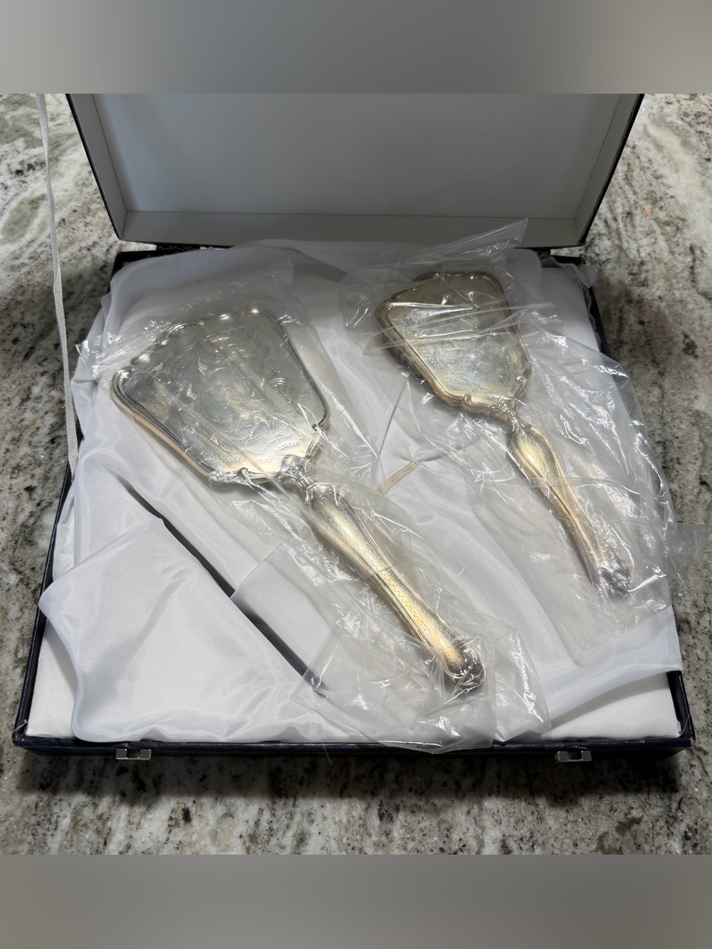 Antique Vintage Hand Mirror Set With Brush Decorative Vanity Mirror NIB